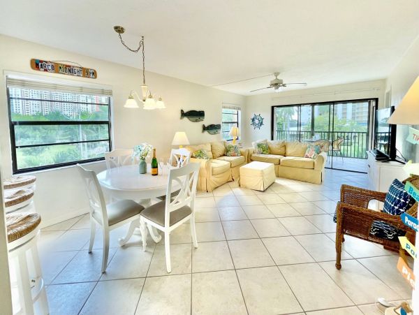 Walk to Beach Marco Island Vacation Condo