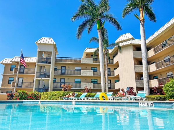 Walk to Beach Marco Island Vacation Condo