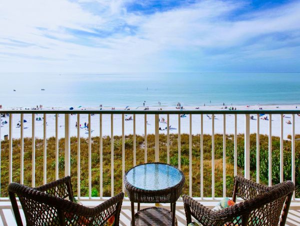 Oceanfront Condo with 1 Bedroom in Marco Island