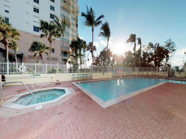 Beachfront Chic Condo in Marco Island Sleeps 4 Guests