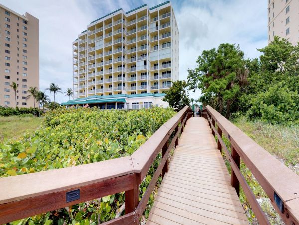 Beachfront Chic Condo in Marco Island Sleeps 4 Guests