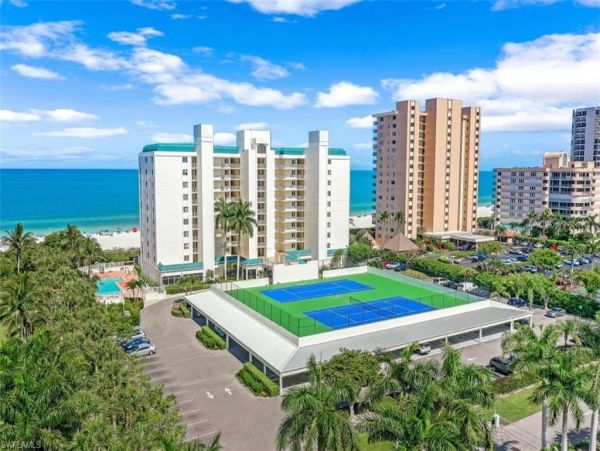 Beachfront Chic Condo in Marco Island Sleeps 4 Guests