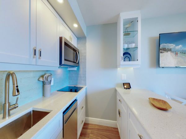 Lovely Vacation Condo with Unobstructed View of Marco Island's Beach