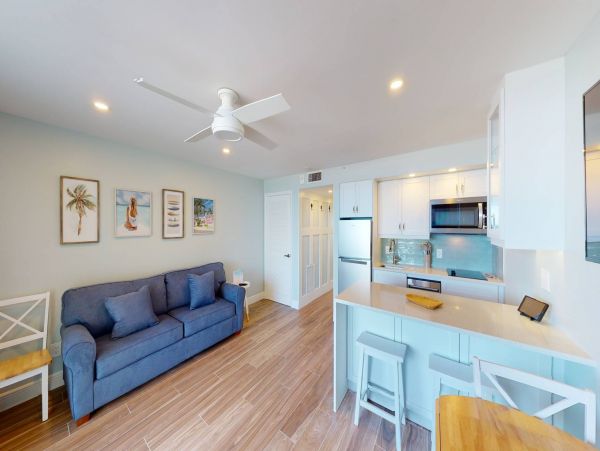 Lovely Vacation Condo with Unobstructed View of Marco Island's Beach