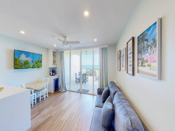 Lovely Vacation Condo with Unobstructed View of Marco Island's Beach