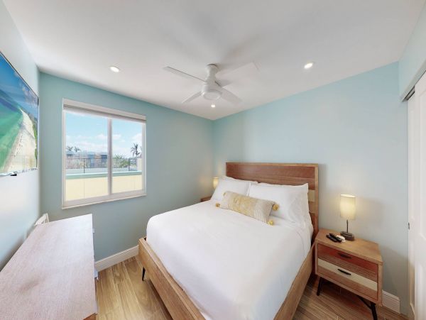 Lovely Vacation Condo with Unobstructed View of Marco Island's Beach