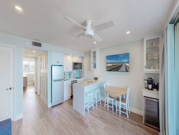 Lovely Vacation Condo with Unobstructed View of Marco Island's Beach