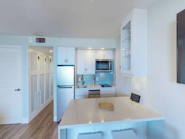 Lovely Vacation Condo with Unobstructed View of Marco Island's Beach