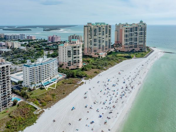 Lovely Vacation Condo with Unobstructed View of Marco Island's Beach
