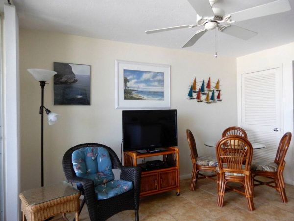 Marco Island Lovely Condo with Great Views