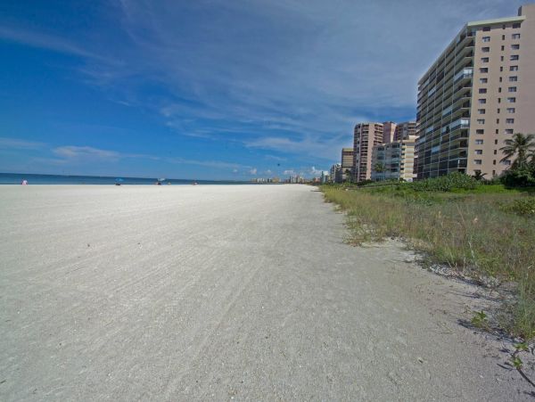 Marco Island Lovely Condo with Great Views