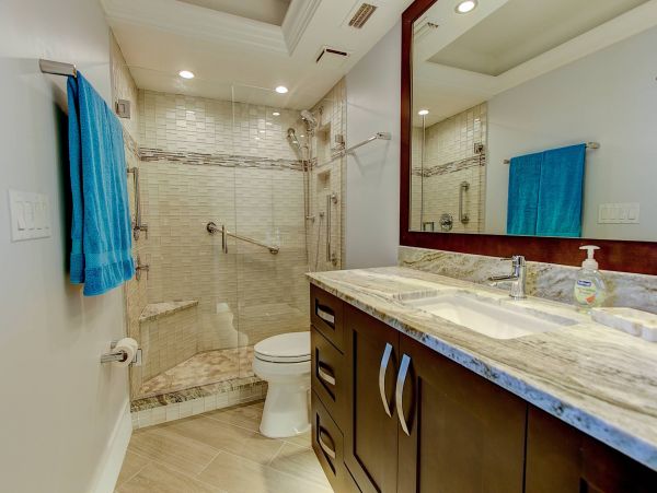 Gorgeous Beachfront 2 Bedroom Condo Sleeps 6