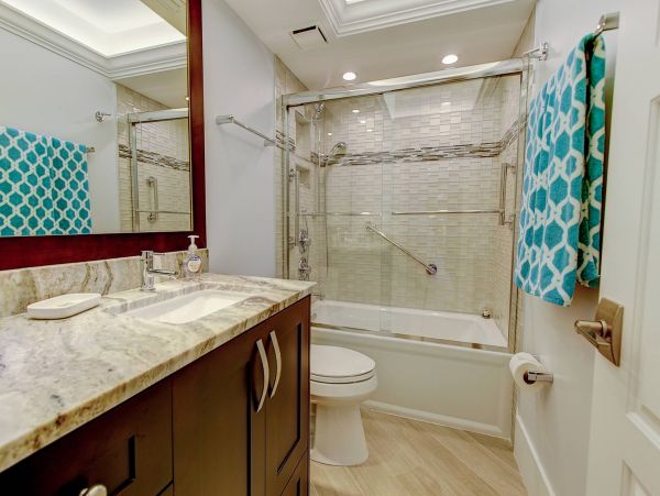 Gorgeous Beachfront 2 Bedroom Condo Sleeps 6