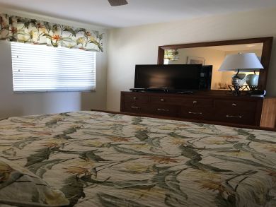 On Beach Marco Island Vacation Condo Sleeps Two Guests