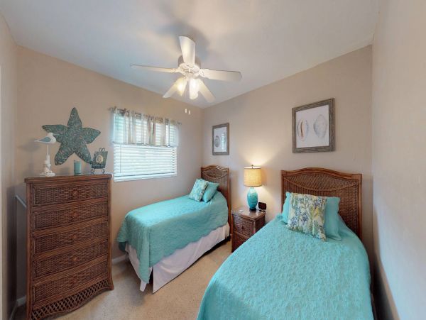 Beautiful 2 Bedroom across the street from the Beach