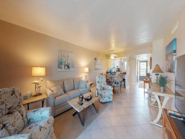 Beautiful 2 Bedroom across the street from the Beach