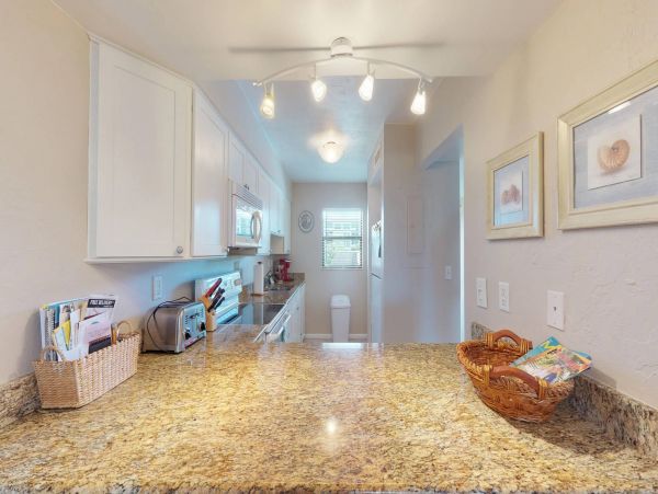 Beautiful 2 Bedroom across the street from the Beach