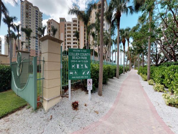 Beautiful 2 Bedroom across the street from the Beach