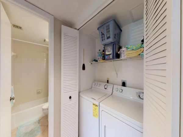 Beautiful 2 Bedroom across the street from the Beach