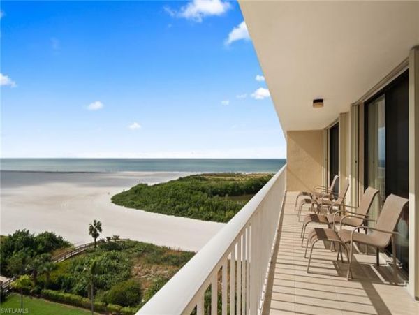 Two Bedroom Vacation Beach Condo in Marco Island Gulf Views