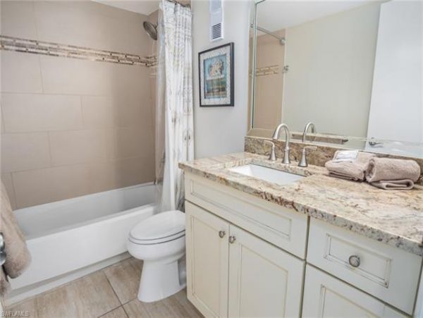 Two Bedroom Vacation Beach Condo in Marco Island Gulf Views