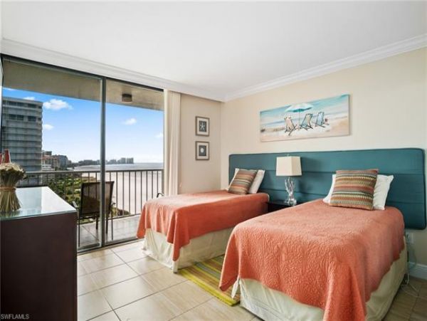Two Bedroom Vacation Beach Condo in Marco Island Gulf Views