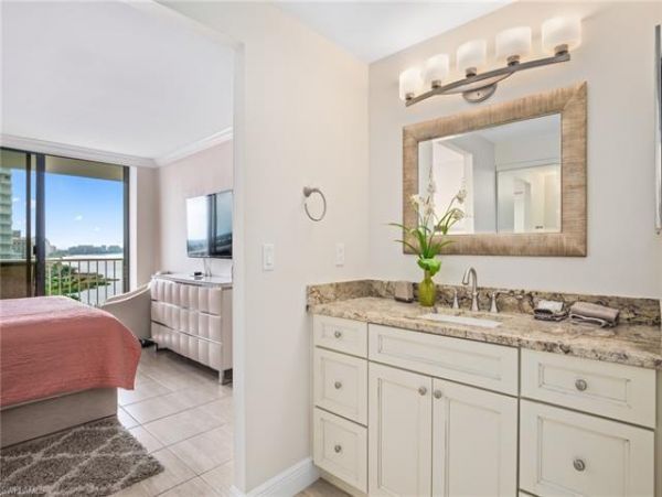 Two Bedroom Vacation Beach Condo in Marco Island Gulf Views