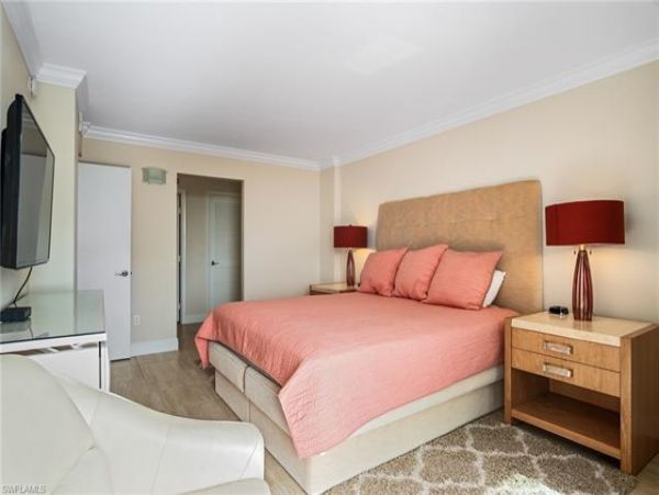 Two Bedroom Vacation Beach Condo in Marco Island Gulf Views
