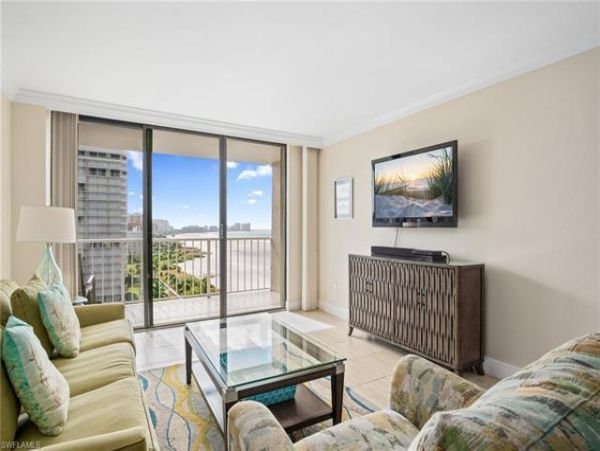 Two Bedroom Vacation Beach Condo in Marco Island Gulf Views