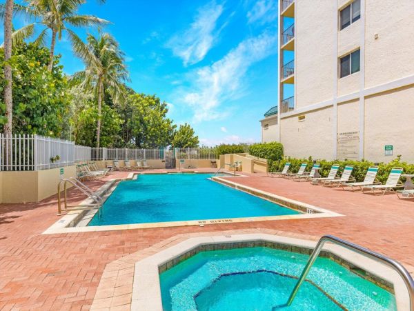 Beachfront Condo in Marco Island Full Ocean View