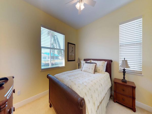Three Bedroom Marco Island Private Pool Home Canal View
