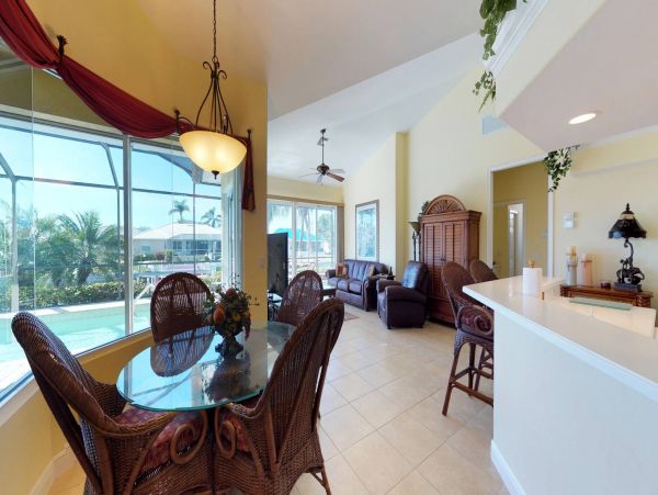Three Bedroom Marco Island Private Pool Home Canal View