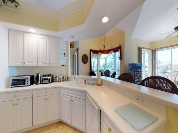 Three Bedroom Marco Island Private Pool Home Canal View