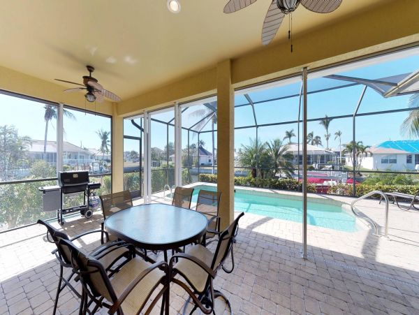 Three Bedroom Marco Island Private Pool Home Canal View