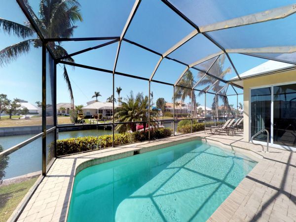 Three Bedroom Marco Island Private Pool Home Canal View