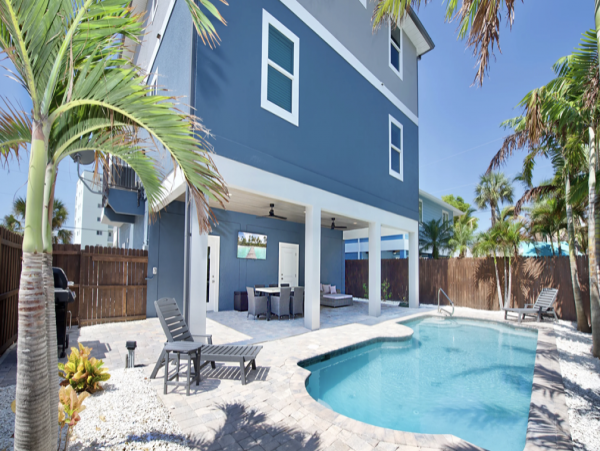 Stunning Vacation Home in Fort Myers 14 Guests STEPS TO SAND