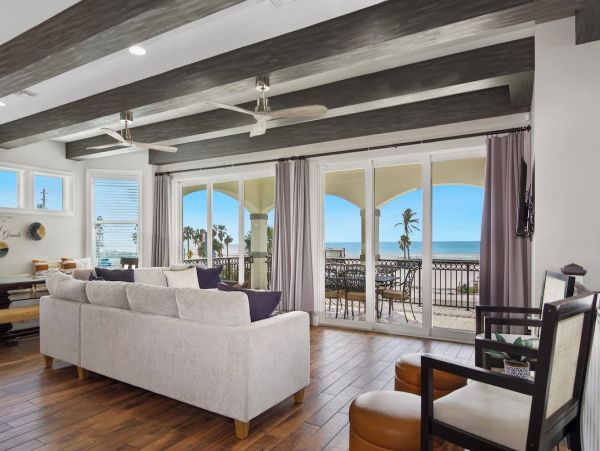 Stunning Vacation Home in Fort Myers 14 Guests STEPS TO SAND