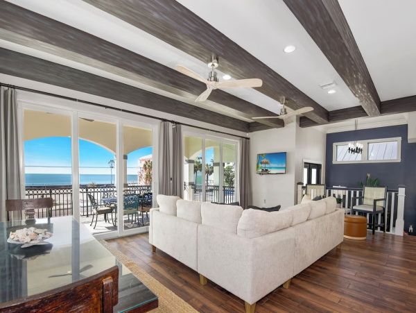 Stunning Vacation Home in Fort Myers 14 Guests STEPS TO SAND