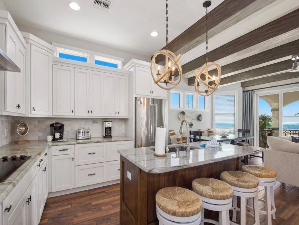 Stunning Vacation Home in Fort Myers 14 Guests STEPS TO SAND