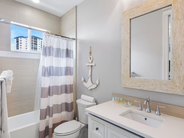 Stunning Vacation Home in Fort Myers 14 Guests STEPS TO SAND