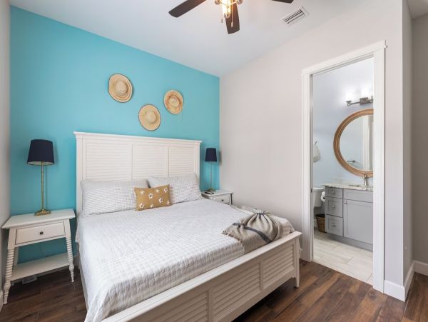 Stunning Vacation Home in Fort Myers 14 Guests STEPS TO SAND