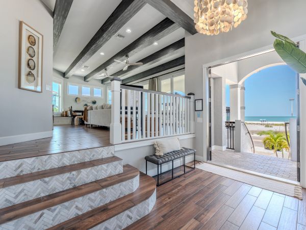 Stunning Vacation Home in Fort Myers 14 Guests STEPS TO SAND