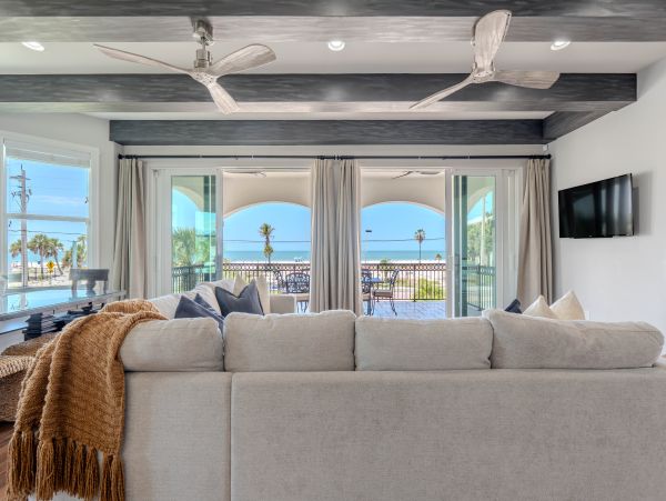 Stunning Vacation Home in Fort Myers 14 Guests STEPS TO SAND