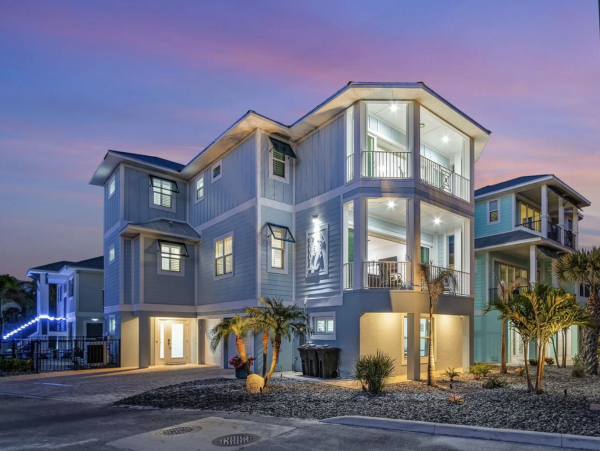 The Beach Across the Street  Fabulous Vacation Home Fort Myers Steps to Sandy Beach