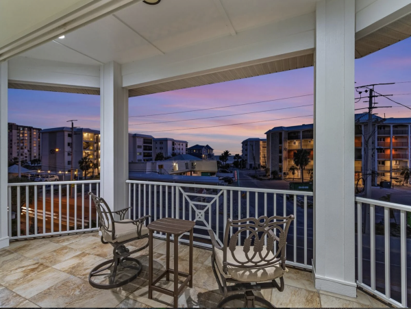 The Beach Across the Street  Fabulous Vacation Home Fort Myers Steps to Sandy Beach