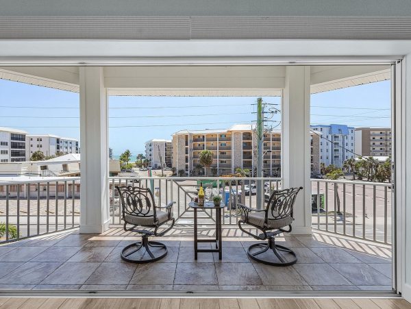 The Beach Across the Street  Fabulous Vacation Home Fort Myers Steps to Sandy Beach