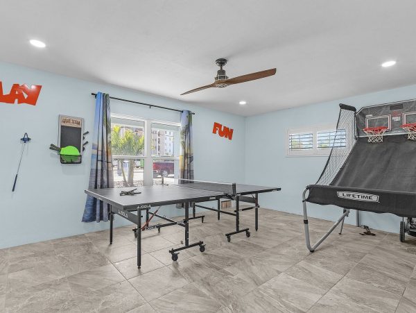 The Beach Across the Street  Fabulous Vacation Home Fort Myers Steps to Sandy Beach