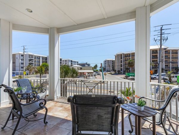 The Beach Across the Street  Fabulous Vacation Home Fort Myers Steps to Sandy Beach
