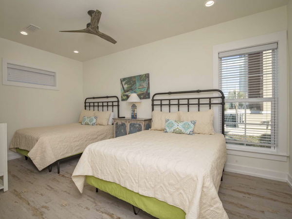 Spacious 12 Bedrooms Luxury Vacation Home Located on Beach