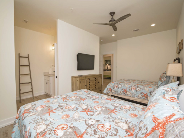 Spacious 12 Bedrooms Luxury Vacation Home Located on Beach
